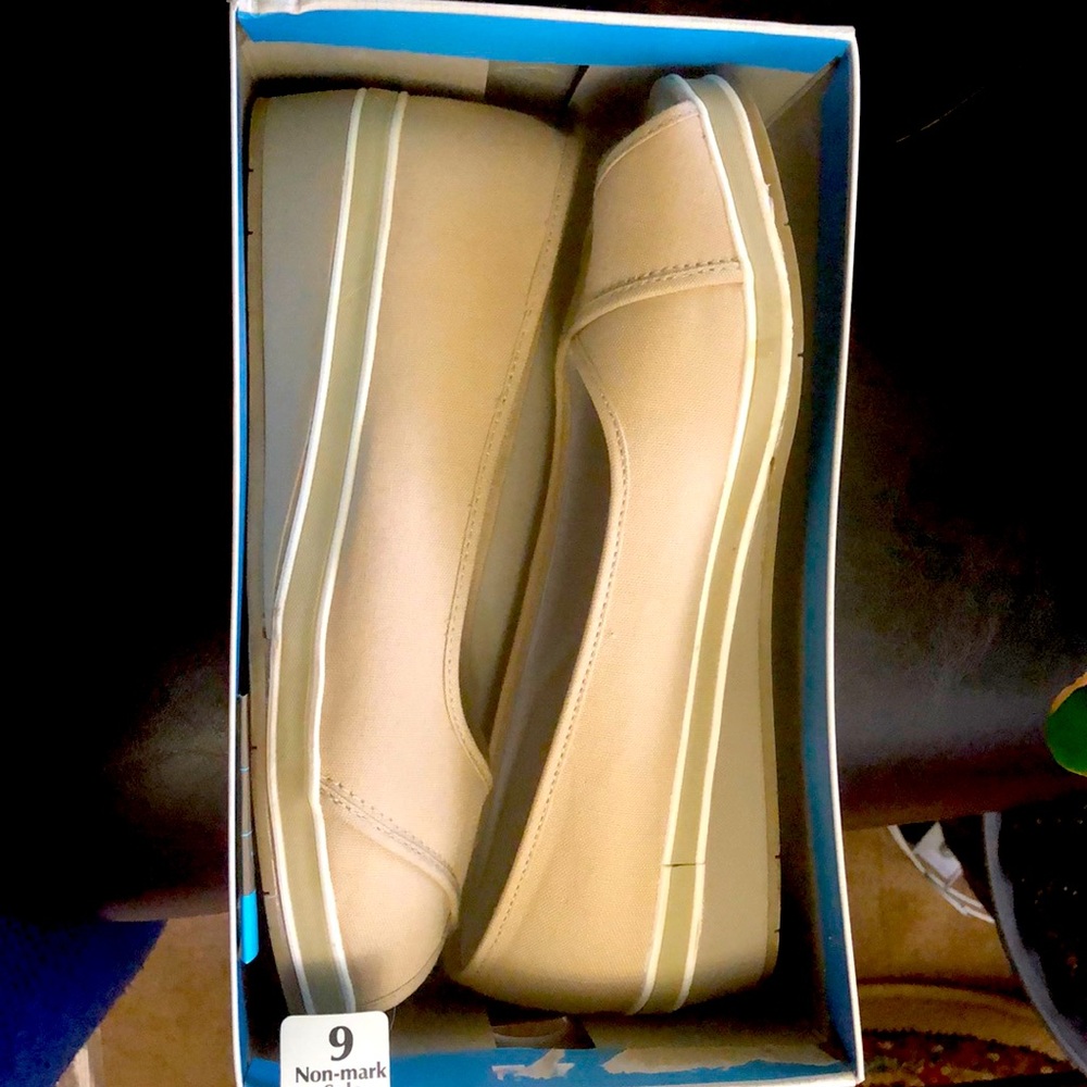 Comfort Plus wedges by Predictions